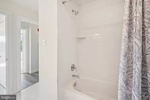 919 Riverplace Dr, Conshohocken, PA 19428 - Photo 29