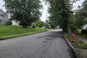 520 Deerfield Dr, Norristown, PA 19403 - Photo 5