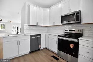 530 Grove St, Bridgeport, PA 19405 - Photo 13