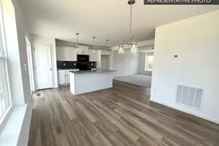 708 Deerfield Blvd, Pennsburg, PA 18073 - Photo 7