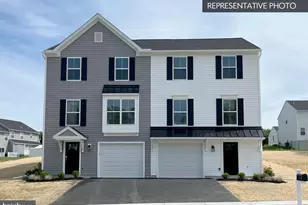 708 Deerfield Blvd, Pennsburg, PA 18073 - Photo 1