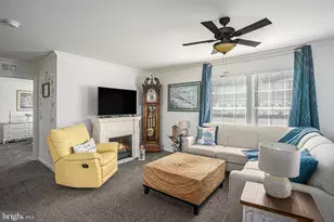 906 Lakeview Dr, Green Lane, PA 18054 - Photo 7