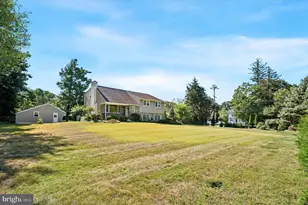 898 Crestline Dr, Blue Bell, PA 19422 - Photo 3