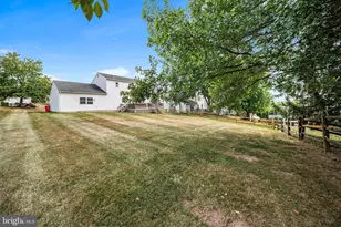 2126 Deer Ridge Dr, Pottstown, PA 19464 - Photo 25