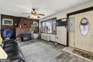 471 5th St, Phoenixville, PA 19460 - Photo 9