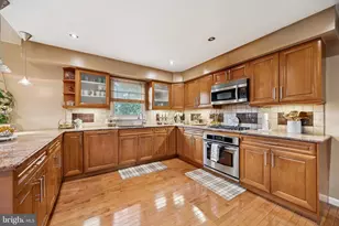 21 Roy Ln, Huntingdon Valley, PA 19006 - Photo 11