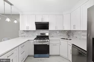 985 Milkweed Ln, Huntingdon Valley, PA 19006 - Photo 17