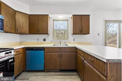 524 Oaktree Court, Pottstown, PA 19464 - Photo 11