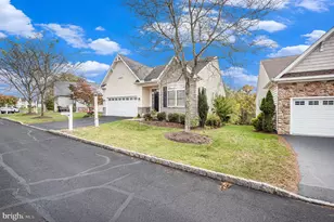 4388 Buttercup Cir, Collegeville, PA 19426 - Photo 5