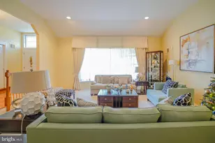 245 Barclay Cir, Cheltenham, PA 19012 - Photo 9