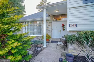 245 Barclay Cir, Cheltenham, PA 19012 - Photo 3