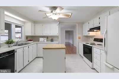 10 Bentwood Ct W, Harleysville, PA 19438 - Photo 13