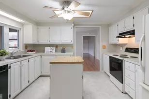 10 Bentwood Ct W, Harleysville, PA 19438 - Photo 13