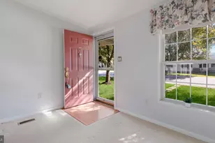 10 Bentwood Ct W, Harleysville, PA 19438 - Photo 5