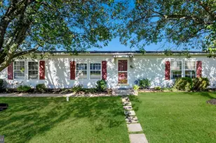 10 Bentwood Ct W, Harleysville, PA 19438 - Photo 3