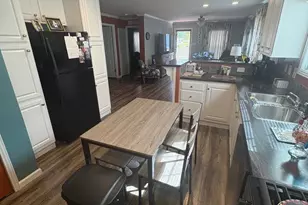 511 Maple Dr, Green Lane, PA 18054 - Photo 5