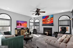 201 Victoria Ct, Ambler, PA 19002 - Photo 3