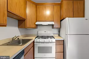 424 Meadowview Ln, Mont Clare, PA 19453 - Photo 13