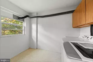 424 Meadowview Ln, Mont Clare, PA 19453 - Photo 11