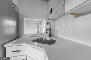 105 Washington Dr, Norristown, PA 19403 - Photo 3