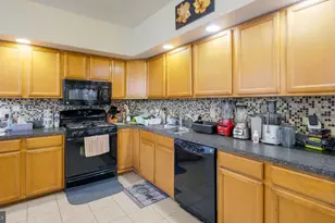 1003 DeKalb St, Norristown, PA 19401 - Photo 11