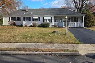 142 Greenbelt Dr, Hatboro, PA 19040 - Photo 1