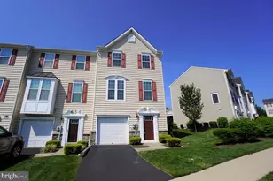 900 Susan Cir, North Wales, PA 19454 - Photo 1