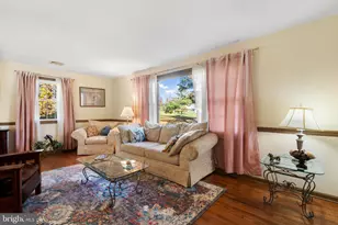 888 Spruce Cir, Harleysville, PA 19438 - Photo 5