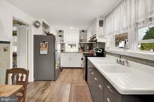 123 Glenwood Ave, Norristown, PA 19403 - Photo 3