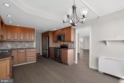 1001 City Avenue #WB-914, Wynnewood, PA 19096 - Photo 3