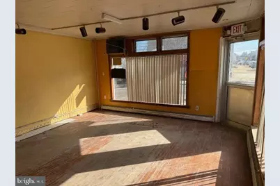 520 Dekalb Street, Bridgeport, PA 19401 - Photo 3