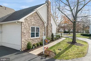 124 Hollybush Cir, Souderton, PA 18964 - Photo 3