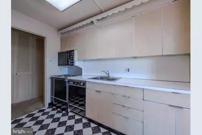 1001 City Avenue #EE-927, Wynnewood, PA 19096 - Photo 11