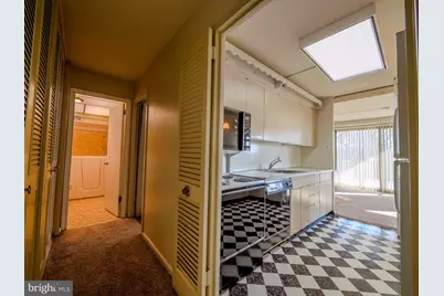 1001 City Avenue #EE-927, Wynnewood, PA 19096 - Photo 13