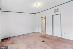 907 Lakeview Dr, Green Lane, PA 18054 - Photo 15