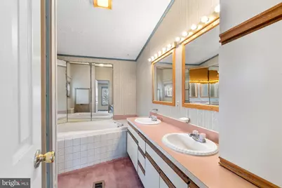 907 Lakeview Drive, Green Lane, PA 18054 - Photo 17