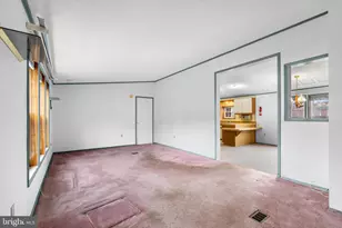 907 Lakeview Dr, Green Lane, PA 18054 - Photo 5