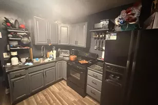 9 E Basin St, Norristown, PA 19401 - Photo 11