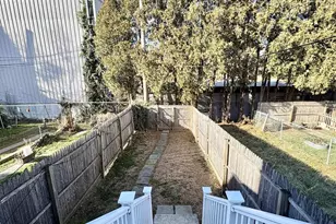 28 Maple St, Conshohocken, PA 19428 - Photo 13