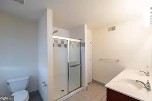 709 Green St, Bridgeport, PA 19405 - Photo 25