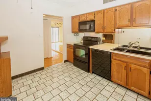 20930 Valley Forge Cir, King of Prussia, PA 19406 - Photo 15