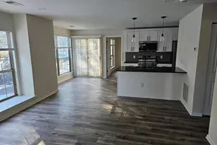 401 Foxcroft Cir, Royersford, PA 19468 - Photo 3