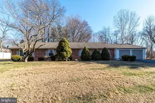 7 Vera Ln, Conshohocken, PA 19428 - Photo 5