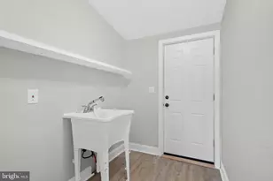 921 Lakeview Dr, Green Lane, PA 18054 - Photo 13