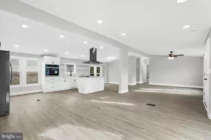 921 Lakeview Dr, Green Lane, PA 18054 - Photo 5