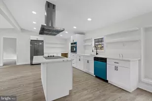 921 Lakeview Dr, Green Lane, PA 18054 - Photo 9