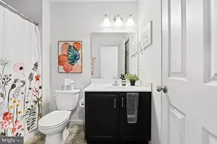 2105 Devon Ln, Pennsburg, PA 18073 - Photo 35