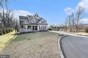 2105 Devon Ln, Pennsburg, PA 18073 - Photo 3