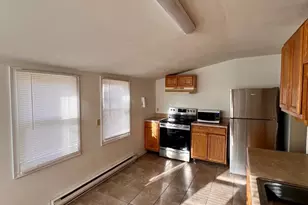 611 Lemon St, Pottstown, PA 19464 - Photo 3