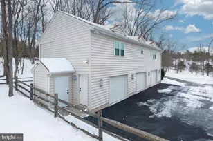 2104 Squirrel Hill Rd, Schwenksville, PA 19473 - Photo 9